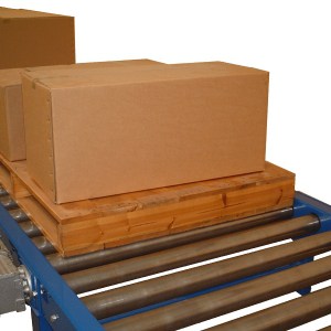 Chain-driven roller conveyor for pallets